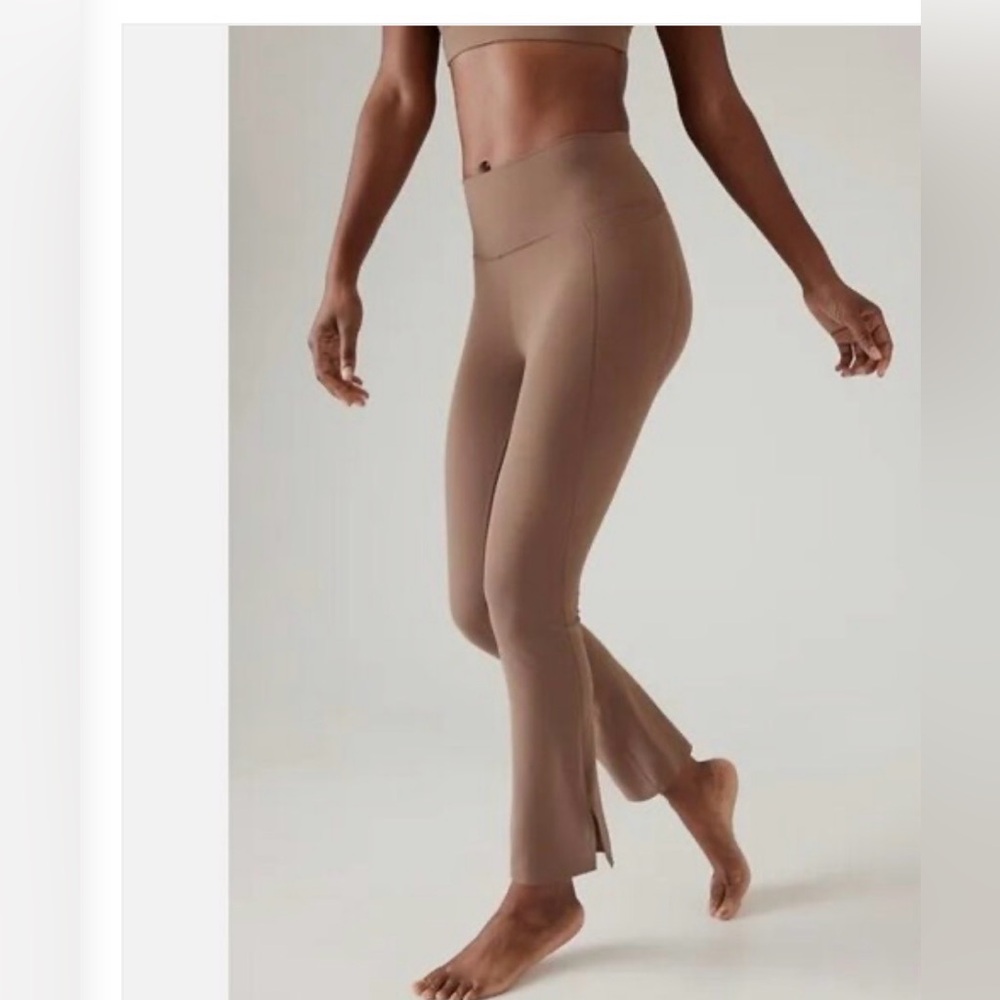 Athleta Transcend Stash Crop Straight Leg Pant in rustic beige Size Small